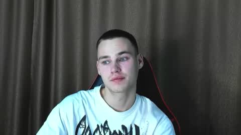 robert10211 online show from September 29, 8:19 pm