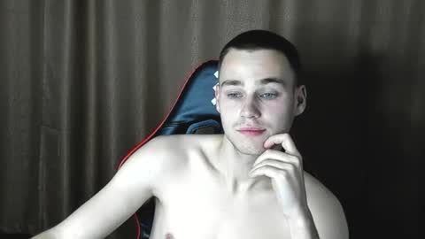 robert10211 online show from October 1, 8:08 pm