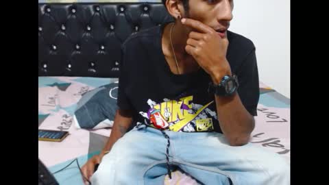 roberthycami2123 online show from December 1, 7:23 pm