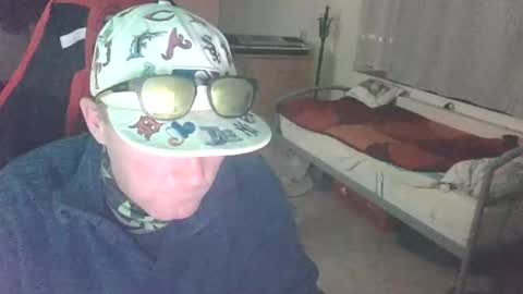 robertnickelderbestemann online show from December 3, 2:45 am