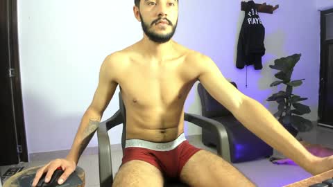 roberx_12 online show from January 31, 11:56 pm