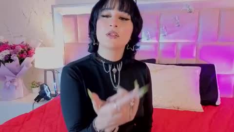 robin D online show from April 25, 1:41 pm