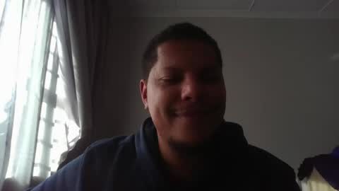 robinidessundercover34 online show from June 18, 12:43 pm