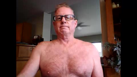 robo0000 online show from December 3, 9:26 pm