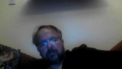 Snapshot of robx32 chatting on October 18, 1:43 am Rob online show from October 18, 1:43 am