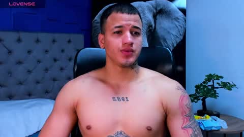 rocco_santos online show from October 6, 11:22 pm