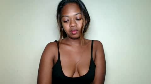 rochellinah online show from June 16, 8:46 pm