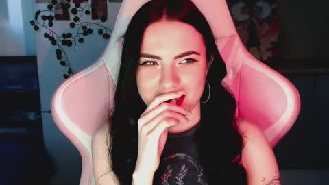 Sophie  online show from March 7, 1:18 pm