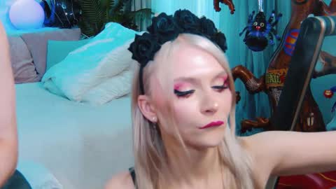 Lina and Den online show from October 31, 10:48 am