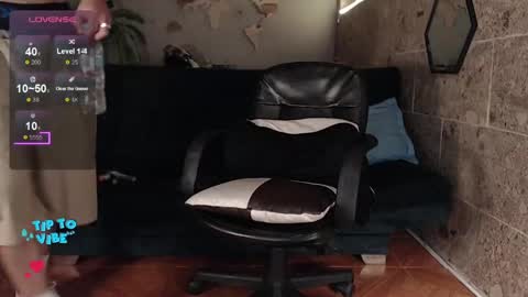 Snapshot of rogert_xx chatting on February 20, 1:46 am Rogert online show from February 20, 1:46 am