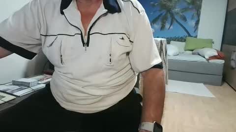 rolandloser1000 online show from September 11, 6:42 pm