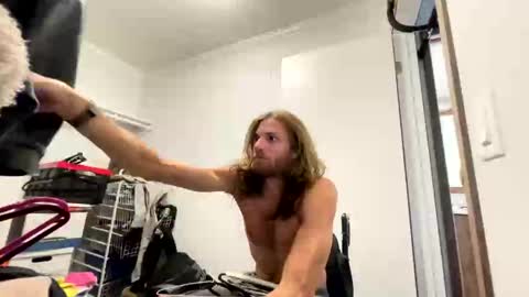 Rollinintheweeds online show from October 5, 3:08 pm