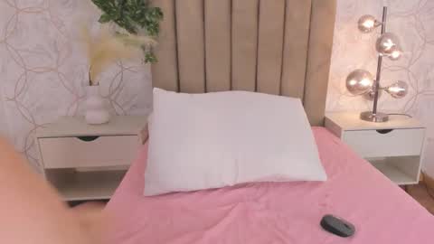   online show from December 4, 1:11 pm