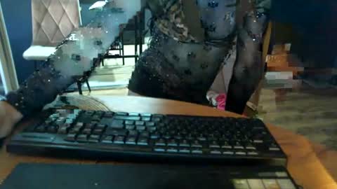 romantico_erotico online show from June 28, 1:56 am