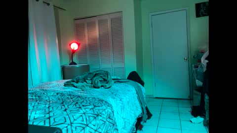 romeotyn online show from March 1, 9:40 am