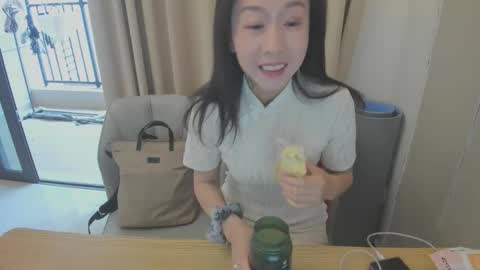 rongrong0329 online show from May 12, 11:14 pm