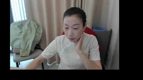 rongrong0329 online show from May 6, 1:33 am