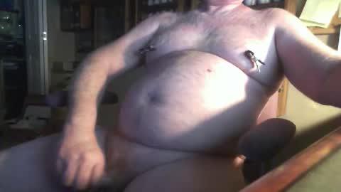 ronnybeee online show from April 15, 2:15 am