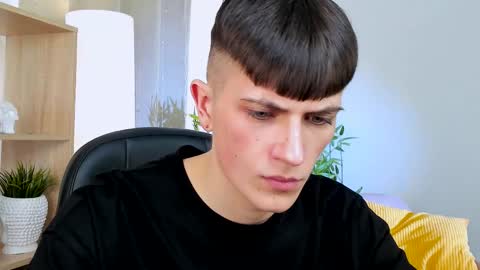 Rony online show from March 13, 1:36 pm