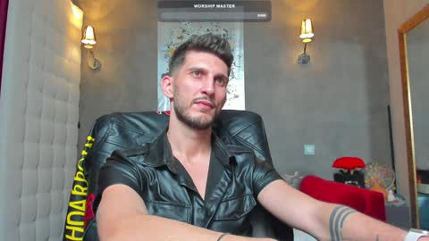 onlyfans-   online show from February 4, 9:10 pm