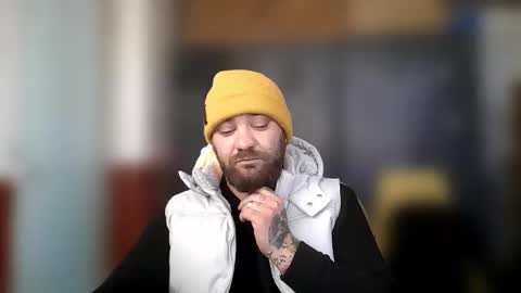 room21x online show from November 3, 7:42 am