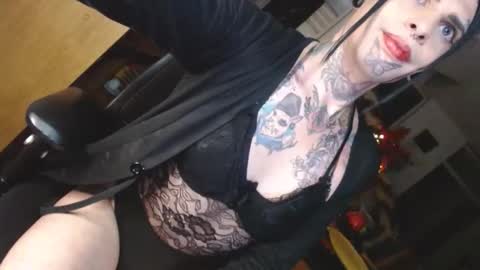 herreraisa offical online show from November 16, 9:33 am