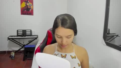 Snapshot of room_kitty chatting on November 1, 7:24 pm MIA AND PAUL online show from November 1, 7:24 pm