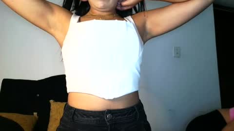 roosmery_ online show from July 15, 1:49 pm
