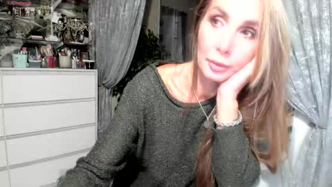 Aurora online show from October 1, 10:41 pm