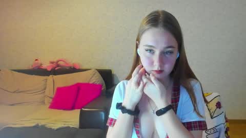 rosalina1690 online show from January 7, 8:31 pm