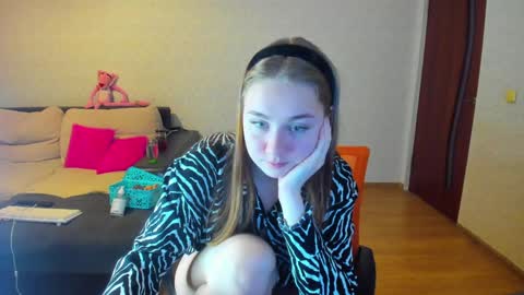 rosalina1690 online show from January 28, 9:29 pm