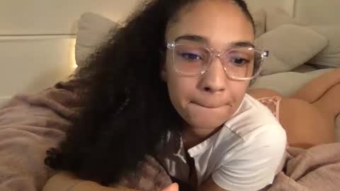 Rosalina online show from February 7, 8:33 am