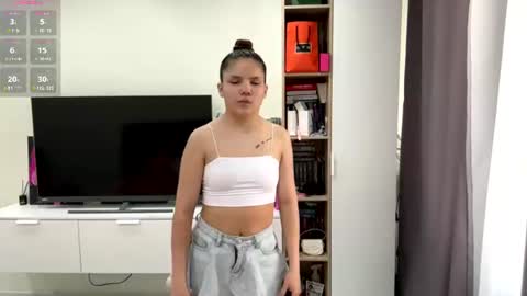 Nicole online show from July 9, 1:26 pm