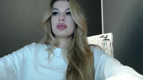 Rosalina online show from November 9, 3:04 pm