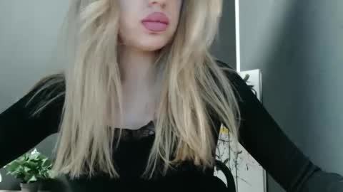 Rosalina online show from March 22, 1:04 pm