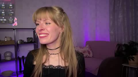 RoosaMoore online show from May 1, 3:17 pm