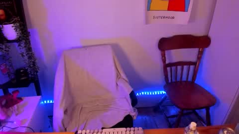 rose257044 online show from March 23, 8:03 pm