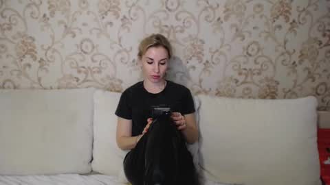 Snapshot of rose__shine chatting on January 27, 2:13 pm rose  shine online show from January 27, 2:13 pm
