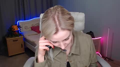 Snapshot of rose__shine chatting on January 15, 7:23 pm rose  shine online show from January 15, 7:23 pm