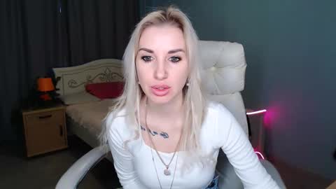 Snapshot of rose__shine chatting on February 5, 11:02 am rose  shine online show from February 5, 11:02 am