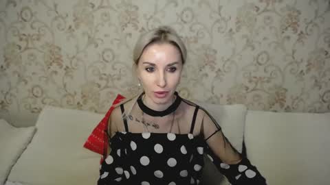 Snapshot of rose__shine chatting on January 8, 10:26 am rose  shine online show from January 8, 10:26 am