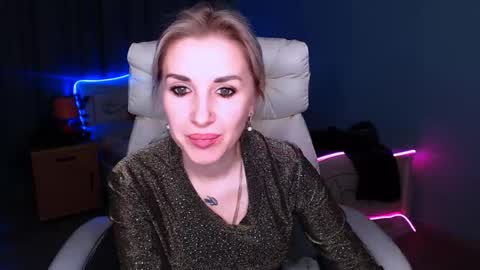 Snapshot of rose__shine chatting on January 25, 10:08 am rose  shine online show from January 25, 10:08 am