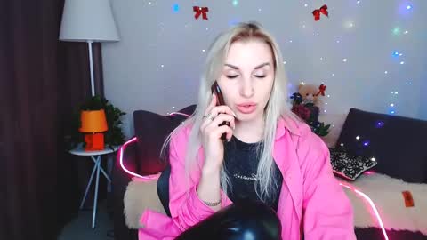Snapshot of rose__shine chatting on February 15, 1:16 pm rose  shine online show from February 15, 1:16 pm