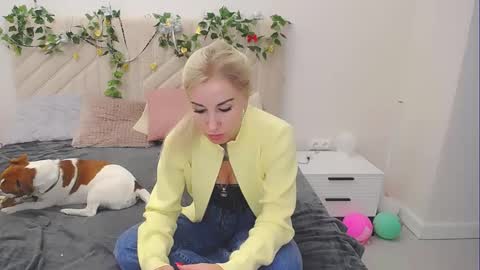Snapshot of rose__shine chatting on September 13, 10:28 am rose  shine online show from September 13, 10:28 am