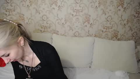 Snapshot of rose__shine chatting on February 9, 11:04 am rose  shine online show from February 9, 11:04 am