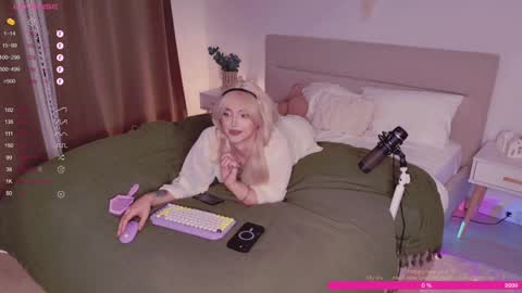 Snapshot of rose_monarch chatting on December 26, 9:37 pm Rose    online show from December 26, 9:37 pm