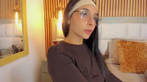 roseaurora online show from October 9, 4:01 pm