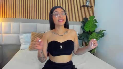 roseaurora online show from November 14, 1:13 pm