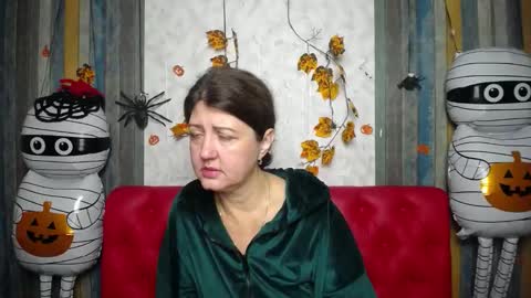 RoseHille online show from November 15, 6:15 am