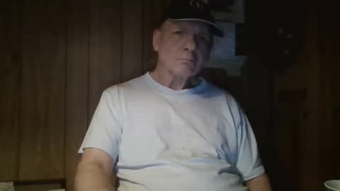 roses2u1958 online show from December 15, 3:57 am